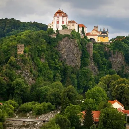 Apart-hotel Prehrada** 3*